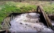 На окраине Богородицка бьет фонтан из фекалий