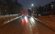 В Новомосковске КамАЗ сбил мужчину