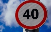 В России могут снизить порог допустимого превышения скорости на дорогах