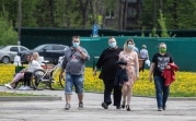 Роспотребнадзор рекомендовал тулякам носить маски в местах массового скопления людей