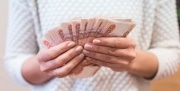 Жительница Белева за кражу денег у соседки проведет 1 год и 9 месяцев в колонии