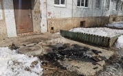 Обгоревший труп у щекинской пятиэтажки: ноги мужчины были связаны, а рядом нашли иконку