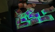 В Новомосковске сотрудника исправительной колонии задержали с поличным за взятку