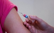 В России приостановили плановую вакцинацию из-за пандемии