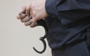 Безработный новомосковец украл у сожительницы бритву и золотое кольцо