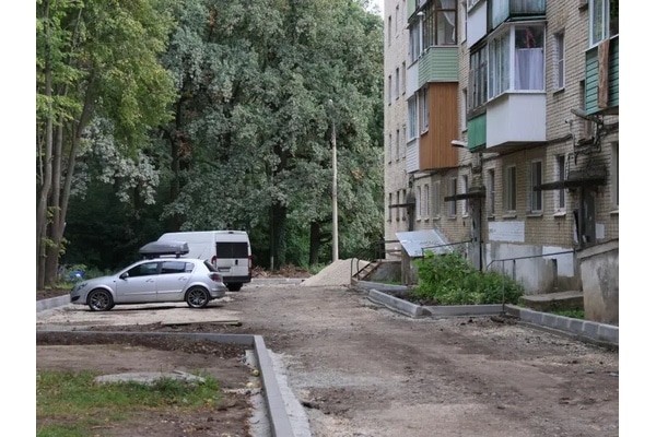 «Народный бюджет» в действии: в Новомосковске благоустраивают придомовые территории