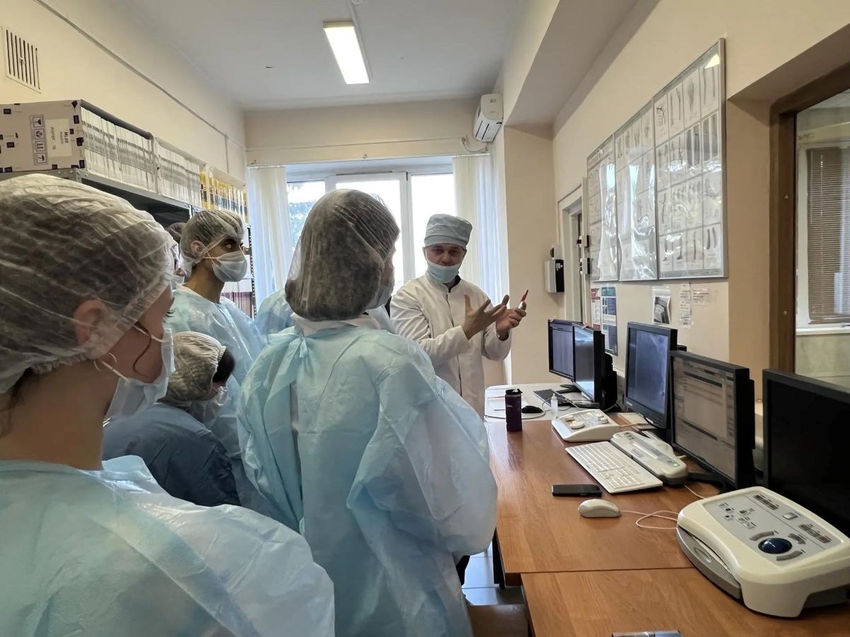 Новомосковские школьники познакомились с медицинскими профессиями