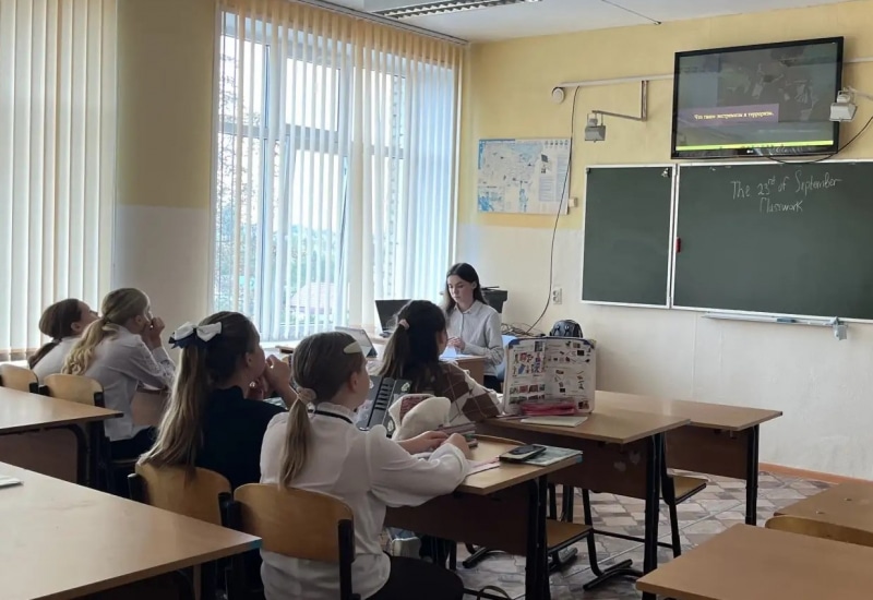 С новомосковскими школьниками провели беседу по противодействию экстремизму и терроризму