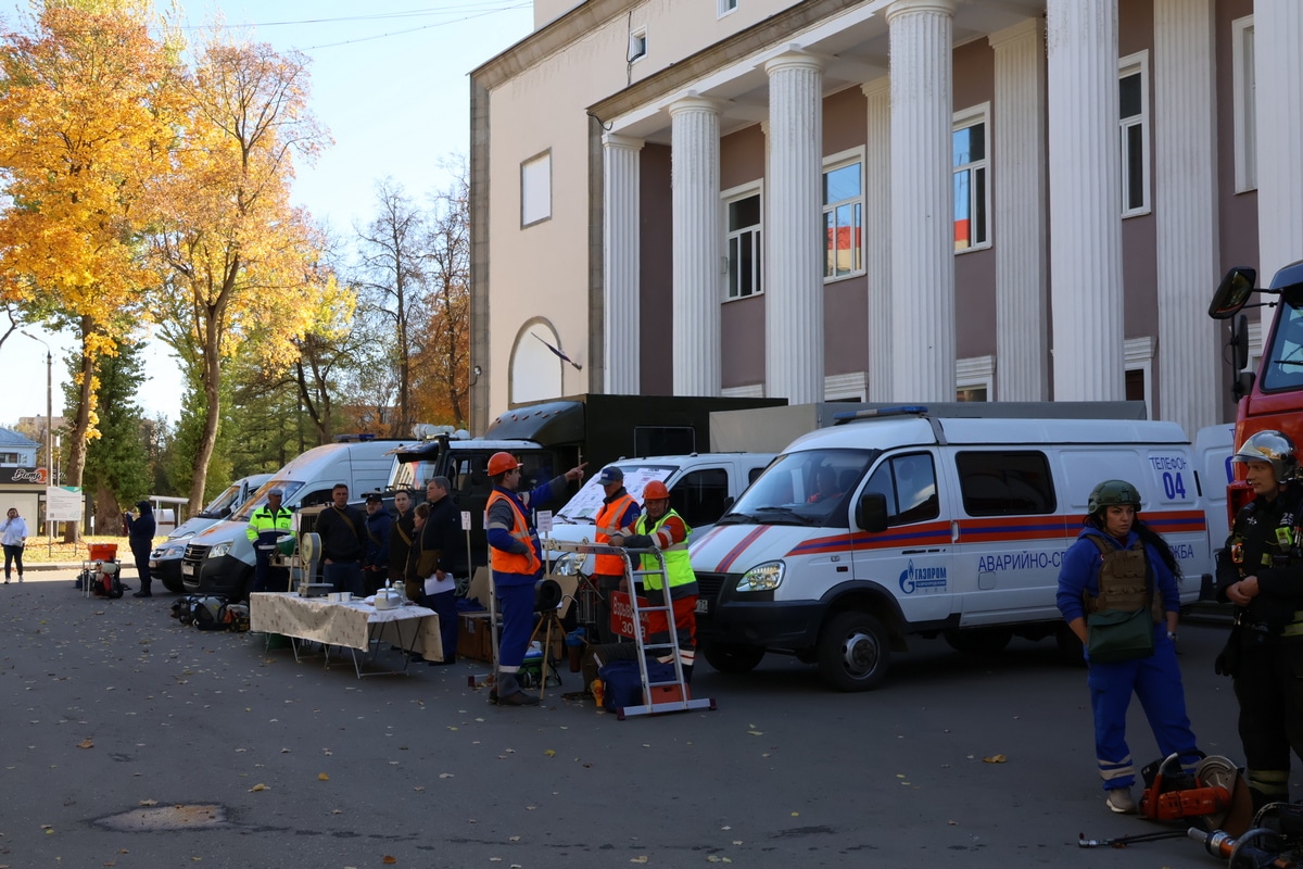 В Новомосковске провели смотр сил быстрого реагирования