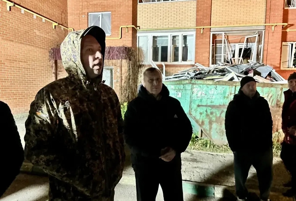 В Новомосковске работа по ликвидации последствий атаки БПЛА продолжается в круглосуточном режиме