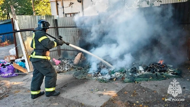 В Новомосковске вчера горели мусорные контейнеры