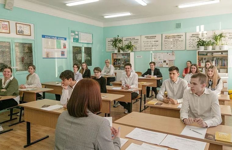 В школах Тульской области стартовал курс «Разговоры о важном»