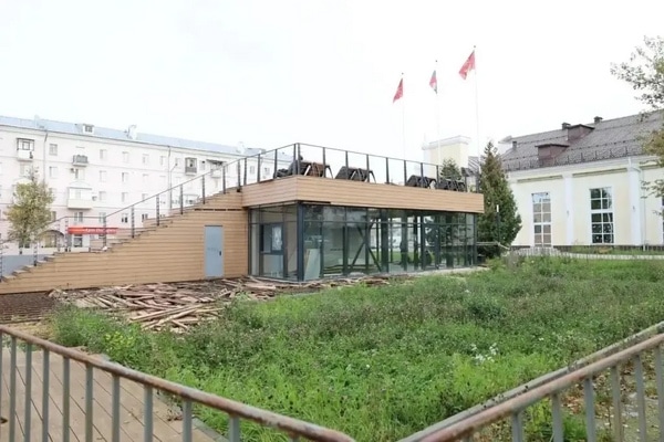 Заброшенное кафе на центральной площади Новомосковска получит вторую жизнь